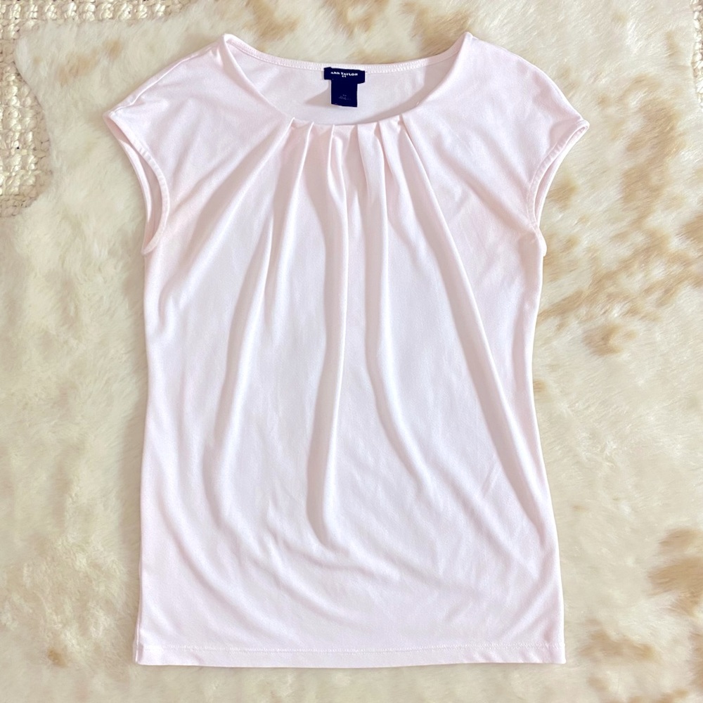 Ann Taylor xs seashell pink stretchy cap sleeve blouse